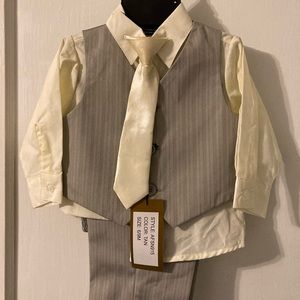 Infant boys tux suite size 6/9 months
